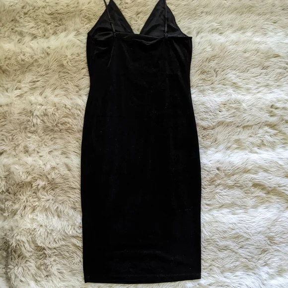 Black Velvet Dress - Picture 12 of 12